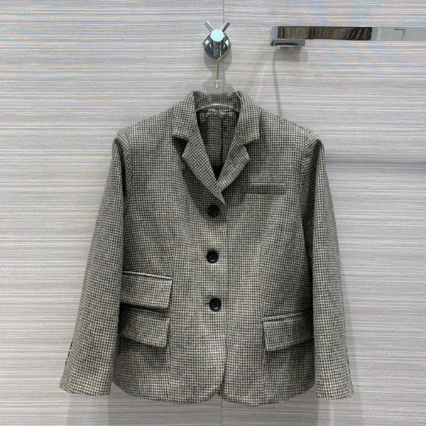 2020 new ladies high-quality fashion houndstooth pattern eight-quarter sleeve lapel short short suit 1126, White;black
2020 new ladies high-quality fashion houndstooth pattern eight-quarter sleeve lapel short short suit 1126, White;black