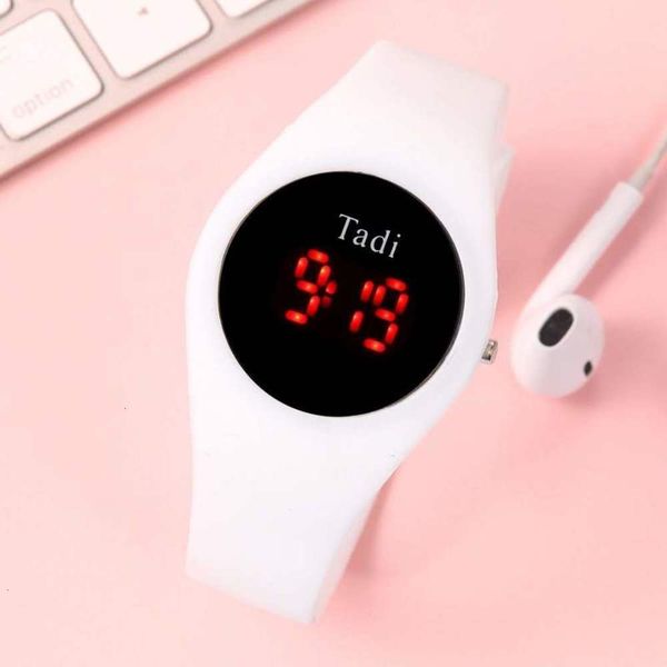 electronic watch net red watch women's fashion super korean version simple temperament student couple sports trend, Slivery;brown
electronic watch net red watch women's fashion super korean version simple temperament student couple sports trend, Slivery;brown