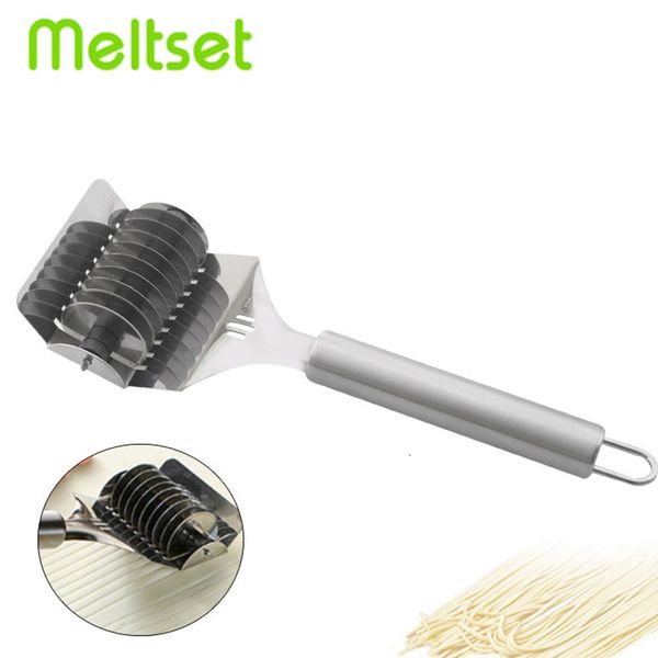 ручная лапша вырезать mes rvs spaetzle makers antislip ручка лапша роликовый резак давления машина кухонные гаджеты
ручная лапша вырезать mes rvs spaetzle makers antislip ручка лапша роликовый резак давления машина кухонные гаджеты