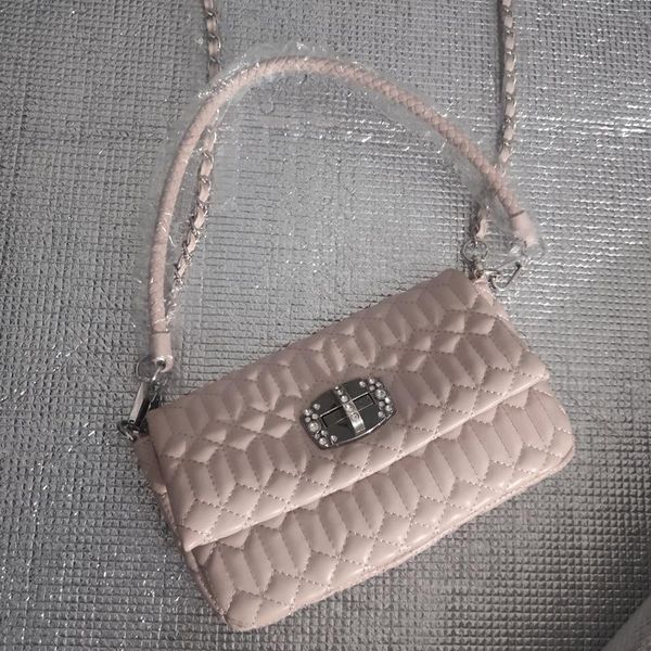 2021 autumn new rhombus chain bag women's bag fashion street trendy one-shoulder crossbody hand 31199
2021 autumn new rhombus chain bag women's bag fashion street trendy one-shoulder crossbody hand 31199