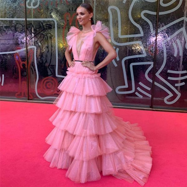 deep v-neck a-line evening dresses sleeveless backless pleated tiered tulle floor length prom party gowns with belt, Black;red
deep v-neck a-line evening dresses sleeveless backless pleated tiered tulle floor length prom party gowns with belt, Black;red