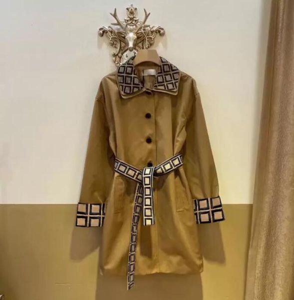 womens trench coats fashion letter pattern double collar with belt autumn long sleeve casual windbreaker, Tan;black
womens trench coats fashion letter pattern double collar with belt autumn long sleeve casual windbreaker, Tan;black