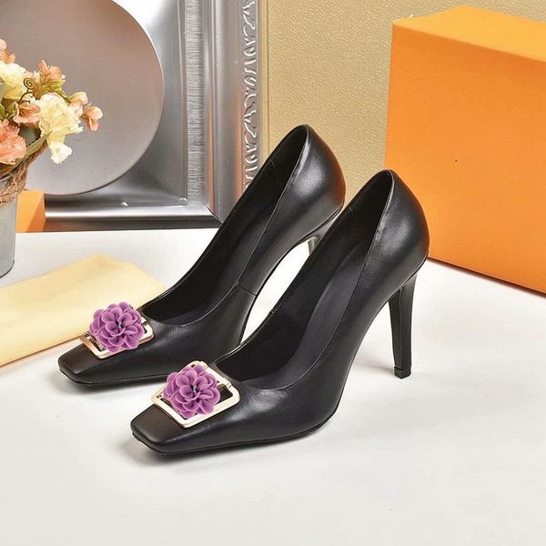 2021 women shoes red bottoms high heels pointed toe red sole 8cm 10cm 12cm pumps wedding dress shoes nude black shiny
2021 women shoes red bottoms high heels pointed toe red sole 8cm 10cm 12cm pumps wedding dress shoes nude black shiny