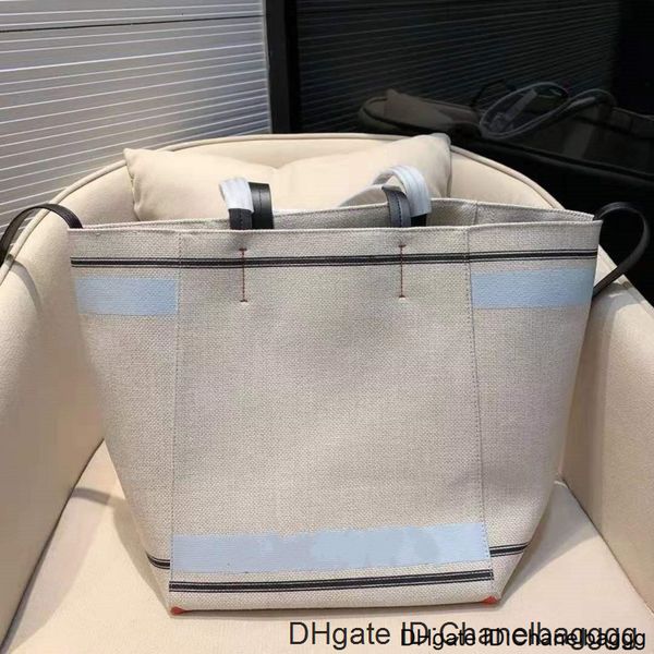 big handbag 2019 luxury designer shopping canvas stitching women's beach bag dimension 30*3
big handbag 2019 luxury designer shopping canvas stitching women's beach bag dimension 30*3