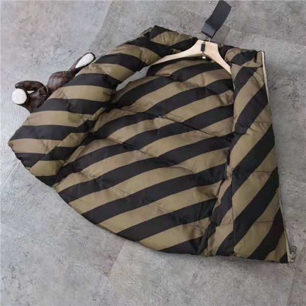 the new autumn/winter 2020 women's european station diagonal stripe slimmer zipper front and back down vest mail, Black
the new autumn/winter 2020 women's european station diagonal stripe slimmer zipper front and back down vest mail, Black