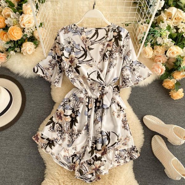 new large size women's chiffon print v neck middle sleeve jumpsuit fashion trousers skirt loose shorts rompers womens jumpsuit, Black;white
new large size women's chiffon print v neck middle sleeve jumpsuit fashion trousers skirt loose shorts rompers womens jumpsuit, Black;white