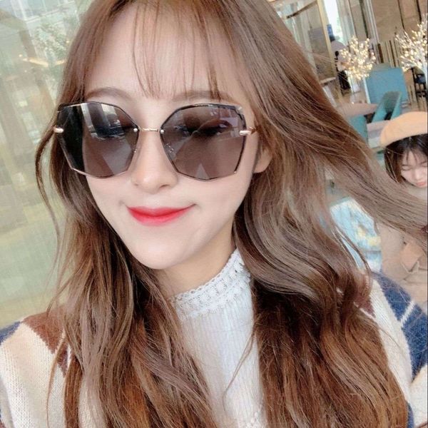 2020 new fashion women anti uv trend frameless trimming metal women's sunglasses, Black
2020 new fashion women anti uv trend frameless trimming metal women's sunglasses, Black