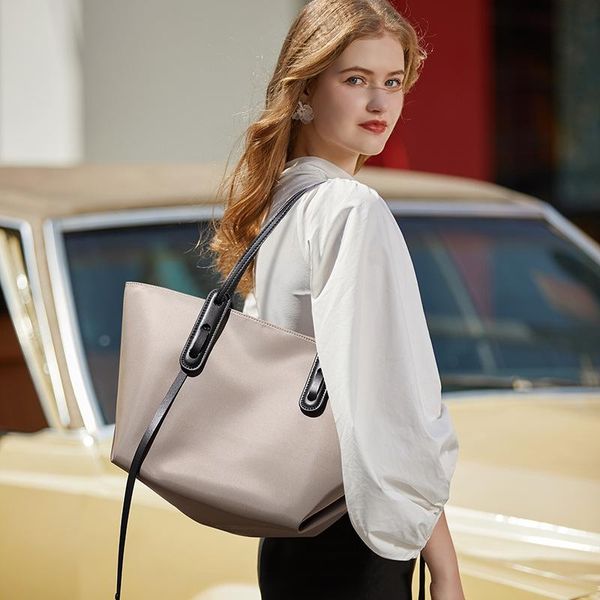 large capacity tote bag new oxford protection water material contracted fashion commuter bag women bags shoulder
large capacity tote bag new oxford protection water material contracted fashion commuter bag women bags shoulder