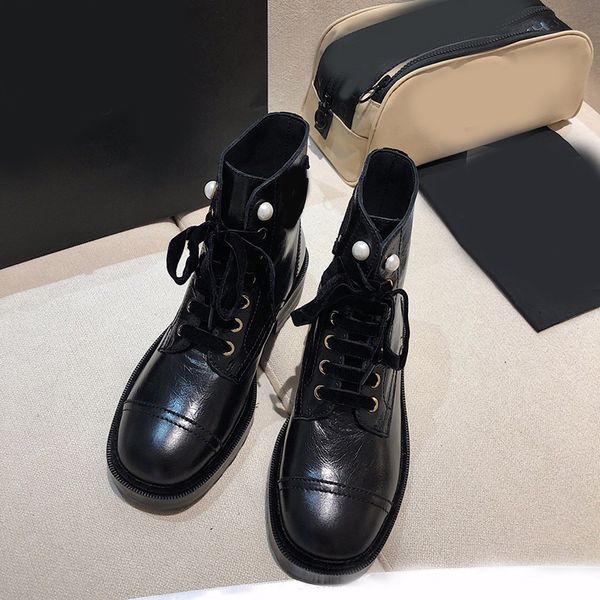 100% women's lambskin 2020 autumn winter fashion buckle toe twinkle round foot motorcycle black boots svb9
100% women's lambskin 2020 autumn winter fashion buckle toe twinkle round foot motorcycle black boots svb9