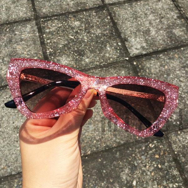 sunglasses crystal frame cat for women 2021 rhinestone sun glasses female vinatge rimless small alloy shades nx, White;black
sunglasses crystal frame cat for women 2021 rhinestone sun glasses female vinatge rimless small alloy shades nx, White;black