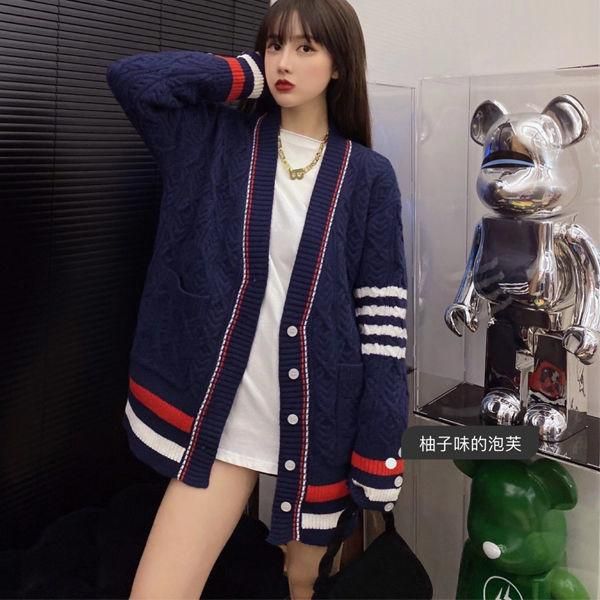 2020 custom contrast knitted cardigan women's winter new loose college style outer wear sweater coat, White
2020 custom contrast knitted cardigan women's winter new loose college style outer wear sweater coat, White