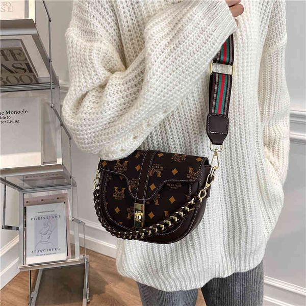 2022 latest luggage factory wholesale autumn new women's bag chain old flower single shoulder urban simple messenger bags, Black;red
2022 latest luggage factory wholesale autumn new women's bag chain old flower single shoulder urban simple messenger bags, Black;red