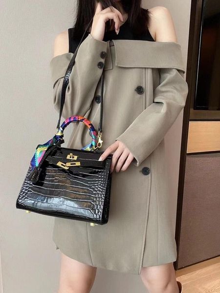 kangkang kka 2020 new trendy womens bags second-generation kelly bag birkin bag red wedding bag crocodile pattern patent leather genuine lea, Black;red
kangkang kka 2020 new trendy womens bags second-generation kelly bag birkin bag red wedding bag crocodile pattern patent leather genuine lea, Black;red