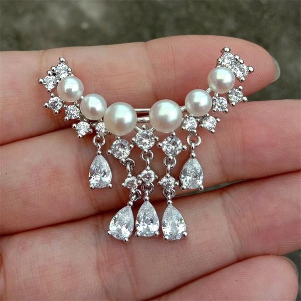 y·ying natural freshwater cultured white pearl cubic zirconia pave brooch, Golden;silver
y·ying natural freshwater cultured white pearl cubic zirconia pave brooch, Golden;silver