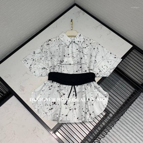 2021 new spring summer print shirts women short batwing sleeve print white shirt fashion designer blouse with waistband1
2021 new spring summer print shirts women short batwing sleeve print white shirt fashion designer blouse with waistband1