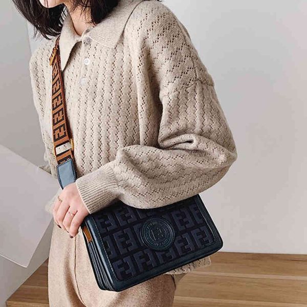 exclusive bag sen series bag women's new texture sling shoulder broadband messenger small square
exclusive bag sen series bag women's new texture sling shoulder broadband messenger small square