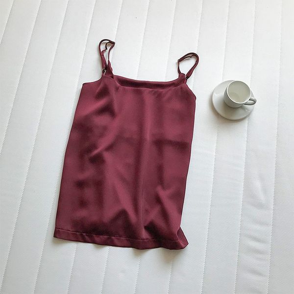 2021 new summer satin women camiole chic female short solid v-neck loose casual camis strapless smooth 7ki8
2021 new summer satin women camiole chic female short solid v-neck loose casual camis strapless smooth 7ki8