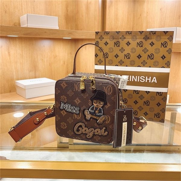 outlet sale 80% off this year's popular bag 2022 new fashion spring high-end niche box rivet hand female messenger
outlet sale 80% off this year's popular bag 2022 new fashion spring high-end niche box rivet hand female messenger