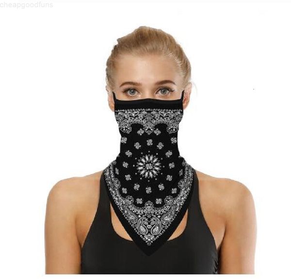 outdoor face cover cycling mask fashion printed bib scarves multi functional seamless quick dry hairband head scarf bandana, Black 
outdoor face cover cycling mask fashion printed bib scarves multi functional seamless quick dry hairband head scarf bandana, Black
