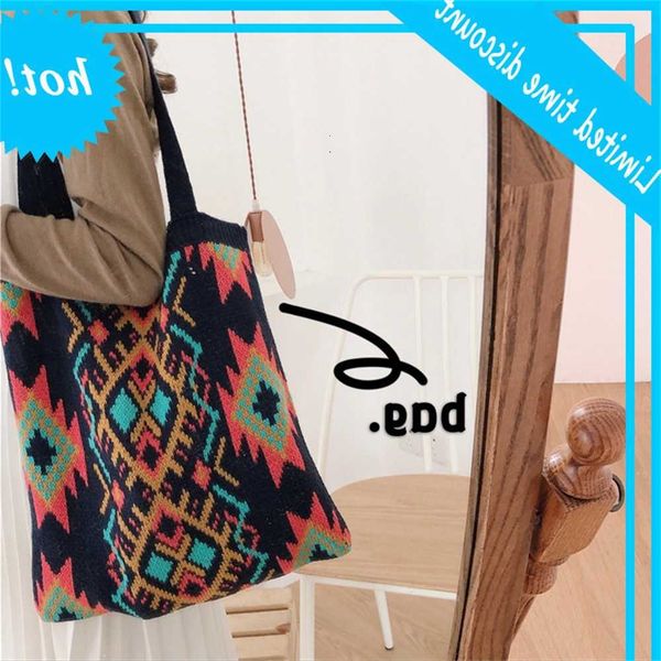 910301 autumn and winter 2020 knitted pattern rice white tibetan blue one shoulder women's bag
910301 autumn and winter 2020 knitted pattern rice white tibetan blue one shoulder women's bag