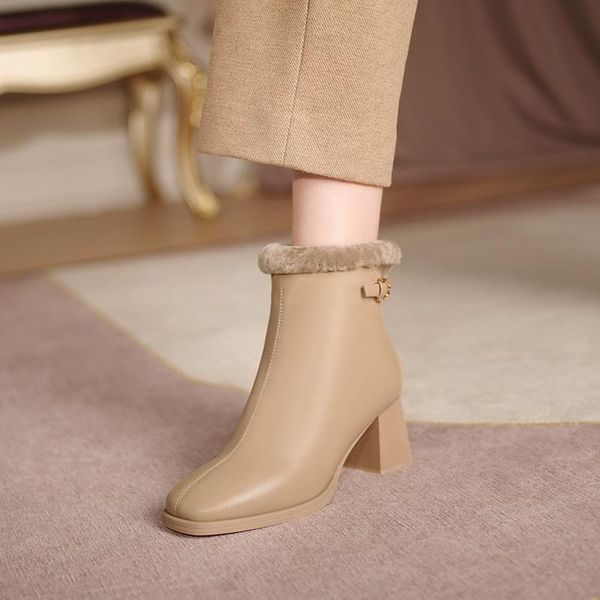 2021 new winter lady fashion casual snow boots lamb hair warm leather boots zipper short beige size 34-42, Black
2021 new winter lady fashion casual snow boots lamb hair warm leather boots zipper short beige size 34-42, Black