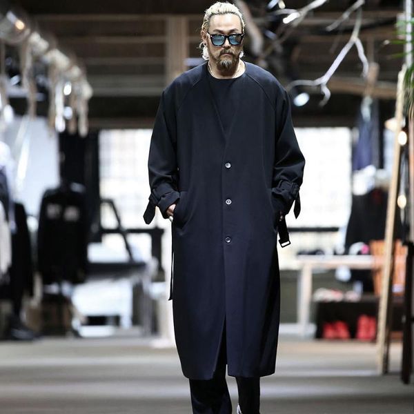 men's trench coats south korean fashion brand byther v-neck single-row button loose long version of the coat, Tan;black
men's trench coats south korean fashion brand byther v-neck single-row button loose long version of the coat, Tan;black