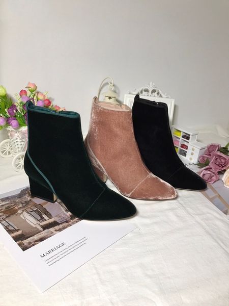 fashion ladies autumn and winter new classic black pink gold velvet side zipper short tube thick heel all match fashion boots
fashion ladies autumn and winter new classic black pink gold velvet side zipper short tube thick heel all match fashion boots