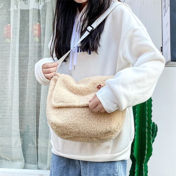 2020 fluffy female handbag small fashion plush crossbody bag women plush soft casual street travel shoulder pouch
2020 fluffy female handbag small fashion plush crossbody bag women plush soft casual street travel shoulder pouch