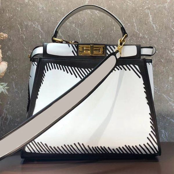 33cm women handbag crossbody black and white f letter detachable shoulder strap gold metal with zipper inner pocket tote shoulder bags
33cm women handbag crossbody black and white f letter detachable shoulder strap gold metal with zipper inner pocket tote shoulder bags