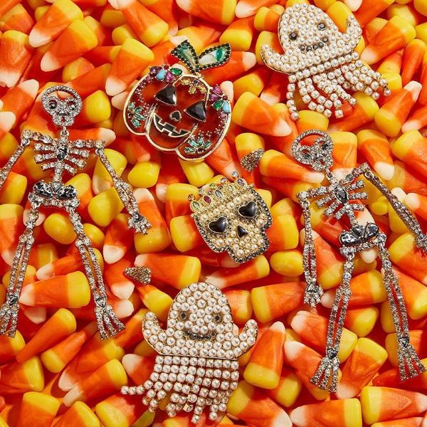 Hellodr Rhinestone Pearls Skull Ghost Pumpkin Drop Dangle Earrings for Women New Fashion Special Halloween Jewelry Party Gifts, Silver
Hellodr Rhinestone Pearls Skull Ghost Pumpkin Drop Dangle Earrings for Women New Fashion Special Halloween Jewelry Party Gifts, Silver