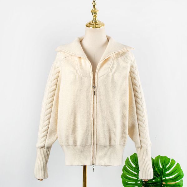 2021 new beige double zippers knitted sweater women autumn winter long sleeve turn down collar cardigan casual vintagte solid l2fs, White;black
2021 new beige double zippers knitted sweater women autumn winter long sleeve turn down collar cardigan casual vintagte solid l2fs, White;black