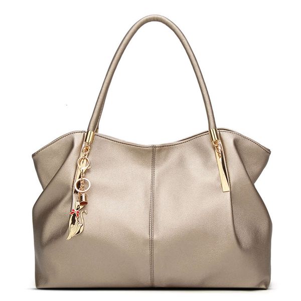fashion 2021 new trend fashion tote portable one shoulder large capacity women's bag
fashion 2021 new trend fashion tote portable one shoulder large capacity women's bag