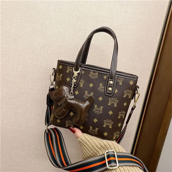 outlet sale 80% off oblique straddle women's bag 2022 new fashion one shoulder small cabe basket portable bucket 100 hand 91xf
outlet sale 80% off oblique straddle women's bag 2022 new fashion one shoulder small cabe basket portable bucket 100 hand 91xf