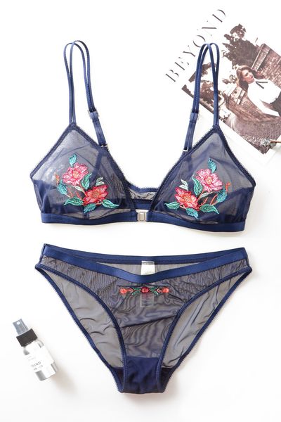 triangle cup embroidery perspectivity ultra-thin bra set front button rose gauze deep v-neck wireless bralette lj201031, Red;black
triangle cup embroidery perspectivity ultra-thin bra set front button rose gauze deep v-neck wireless bralette lj201031, Red;black