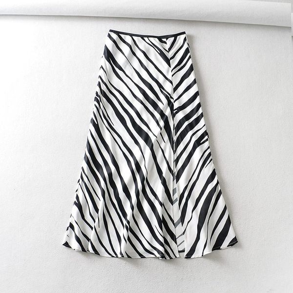 2020 new women vintage striped print hem split midi skirt faldas mujer ladies chic elastic waist satin mid-calf skirts, Black
2020 new women vintage striped print hem split midi skirt faldas mujer ladies chic elastic waist satin mid-calf skirts, Black
