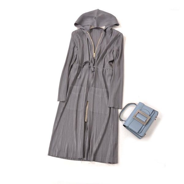 selling fashion trench coat fold long sleeve adjustable waist trench coat popular hooded in stock1, Tan;black
selling fashion trench coat fold long sleeve adjustable waist trench coat popular hooded in stock1, Tan;black