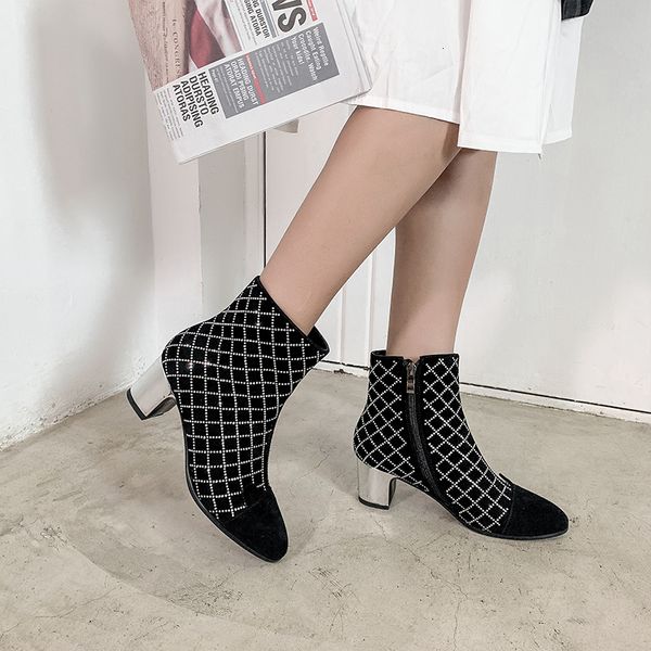 2021 female boots genuine size 22-26.5cm spring length and autumn diamond pattern crystal decoration 9aan, Black
2021 female boots genuine size 22-26.5cm spring length and autumn diamond pattern crystal decoration 9aan, Black