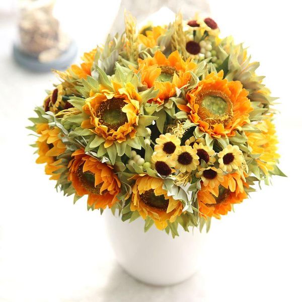 1 bouquet vivid artificial sunflowers women wedding party decoration silk flowers festival home art decor diy fake flowers p0.5
1 bouquet vivid artificial sunflowers women wedding party decoration silk flowers festival home art decor diy fake flowers p0.5