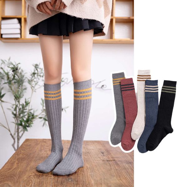 autumn and winter new women's two bar vertical leg cotton college style trend legs pile stockings, Black;white
autumn and winter new women's two bar vertical leg cotton college style trend legs pile stockings, Black;white