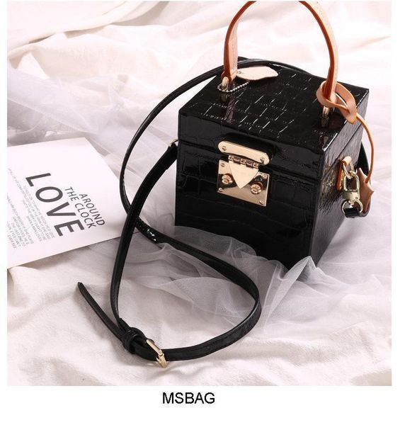 backpacks fascinating2021 genuine leather guangzhou square small box fashion portable crossbody women's fashionable bucket bag1
backpacks fascinating2021 genuine leather guangzhou square small box fashion portable crossbody women's fashionable bucket bag1
