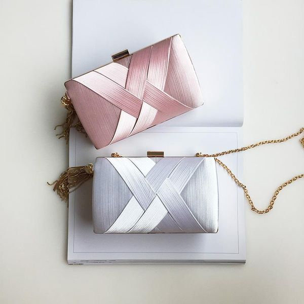 women satin clutch bag evening purse tassel day clutch chain handbag bridal wedding party bag luxury purse shinny bolsa mujer
women satin clutch bag evening purse tassel day clutch chain handbag bridal wedding party bag luxury purse shinny bolsa mujer