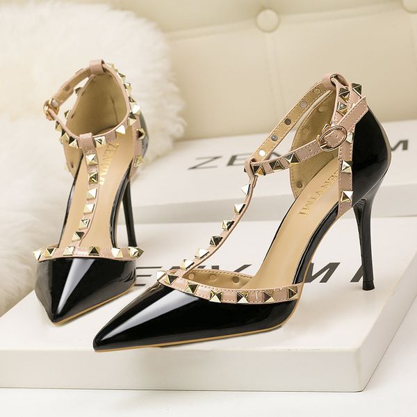 6289-2 nightclub skinny stilettos high heel pointed high heels womens rivet hollow-out strap sandals multifunction, Black
6289-2 nightclub skinny stilettos high heel pointed high heels womens rivet hollow-out strap sandals multifunction, Black