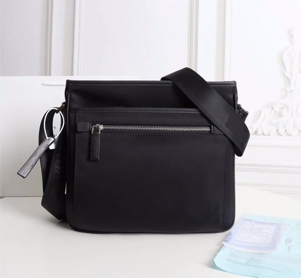 nylon mens shoulder bags waterproof fabric postman square bag briefcase crossbody good quality totes bag backpack men tote crossbody bag
nylon mens shoulder bags waterproof fabric postman square bag briefcase crossbody good quality totes bag backpack men tote crossbody bag