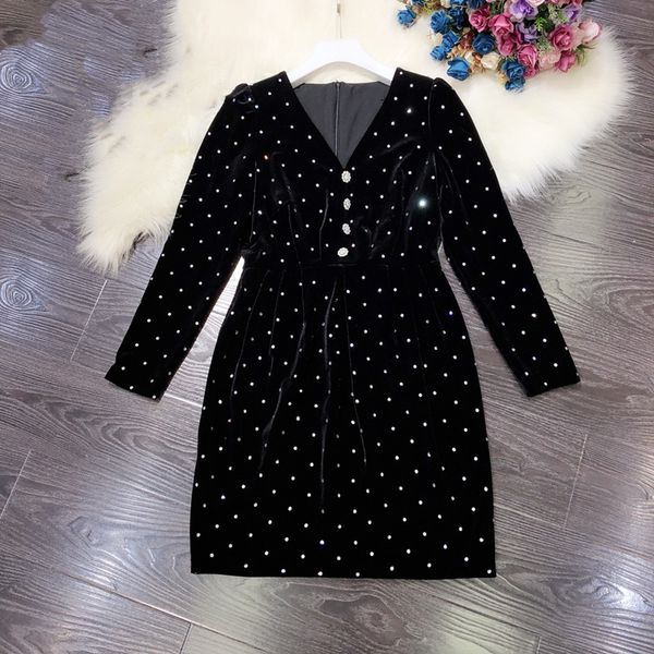 2021 early spring new luxury design fashion elegant v-neck diamond dress super classic temperament velvet lady skirt ing, Black;gray
2021 early spring new luxury design fashion elegant v-neck diamond dress super classic temperament velvet lady skirt ing, Black;gray