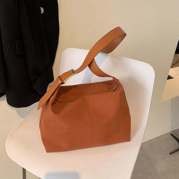 cross body 2021 women soft leather underarm bag simple shoulder casual light cross-body women's messenger
cross body 2021 women soft leather underarm bag simple shoulder casual light cross-body women's messenger