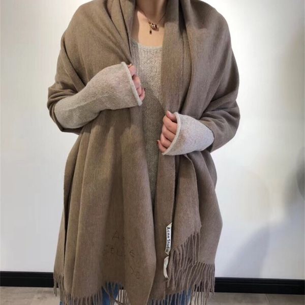 winter style women scarves famous europe brand luxury cashmere warm thick lady scarf pashmina scarves for women grey blue 201218, Blue;gray
winter style women scarves famous europe brand luxury cashmere warm thick lady scarf pashmina scarves for women grey blue 201218, Blue;gray