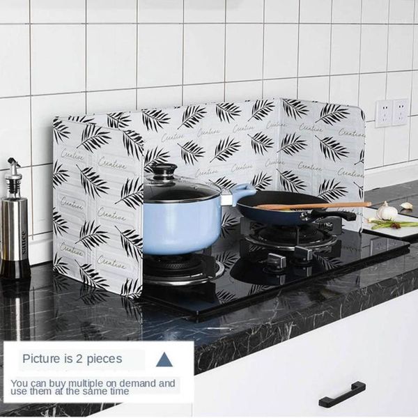 oil splash guard baffle 3 sided splatter guard heat insulation kitchen tool1
oil splash guard baffle 3 sided splatter guard heat insulation kitchen tool1
