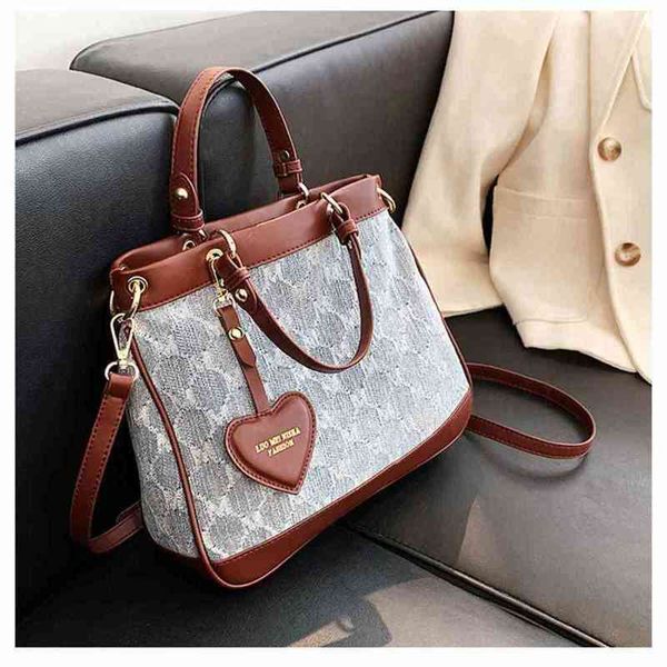 2022 factory wholesale handbag business denim canvas bag women's one shoulder portable commuter
2022 factory wholesale handbag business denim canvas bag women's one shoulder portable commuter