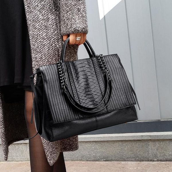 shoulder bags chain genuine leather bag one-shoulder portable large capacity tote for women 2021 high-quality simple shopping
shoulder bags chain genuine leather bag one-shoulder portable large capacity tote for women 2021 high-quality simple shopping