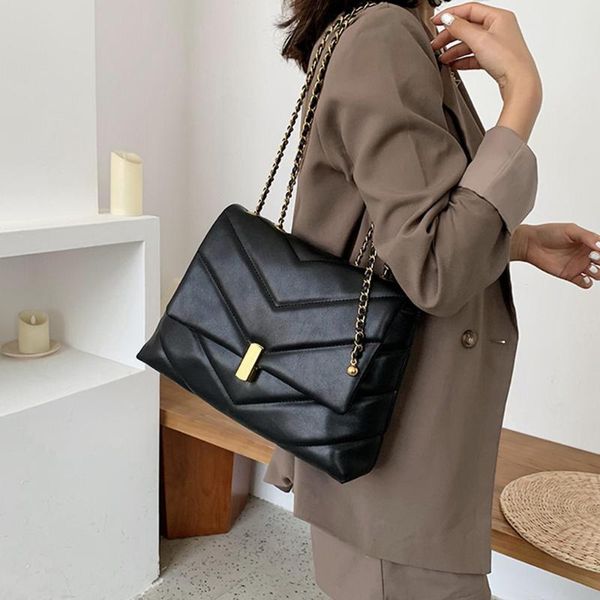 shoulder bags 2021 fashion women handbags and purses pu leather designer chain bag elegant large capacity black
shoulder bags 2021 fashion women handbags and purses pu leather designer chain bag elegant large capacity black